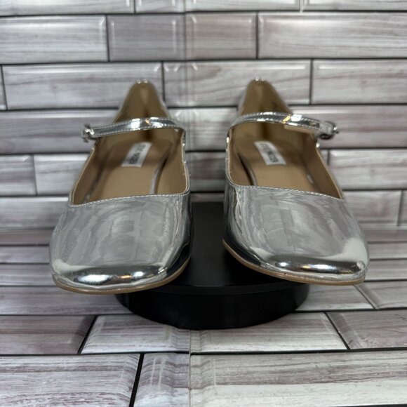 Steve Madden Women's Silver Hawke Round Toe Mary Jane Pumps Shoe‎ Size 7.5-NEW - Picture 2 of 9